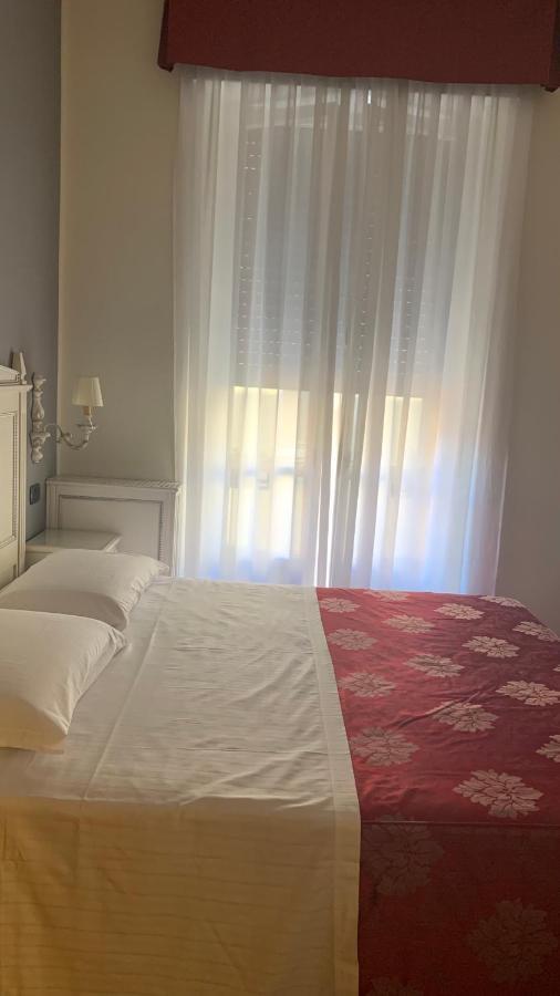 Notti Sull'Adige Hotel Верона Екстериор снимка