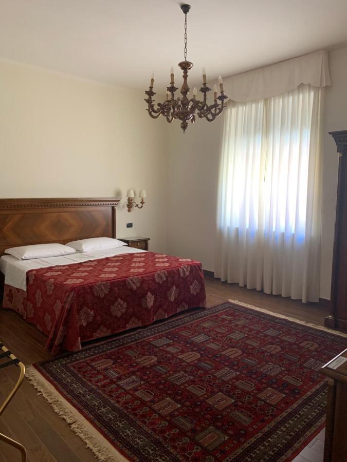 Notti Sull'Adige Hotel Верона Екстериор снимка