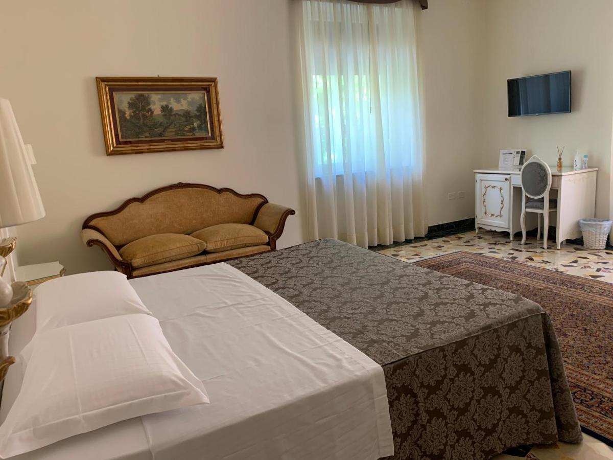 Notti Sull'Adige Hotel Верона Екстериор снимка