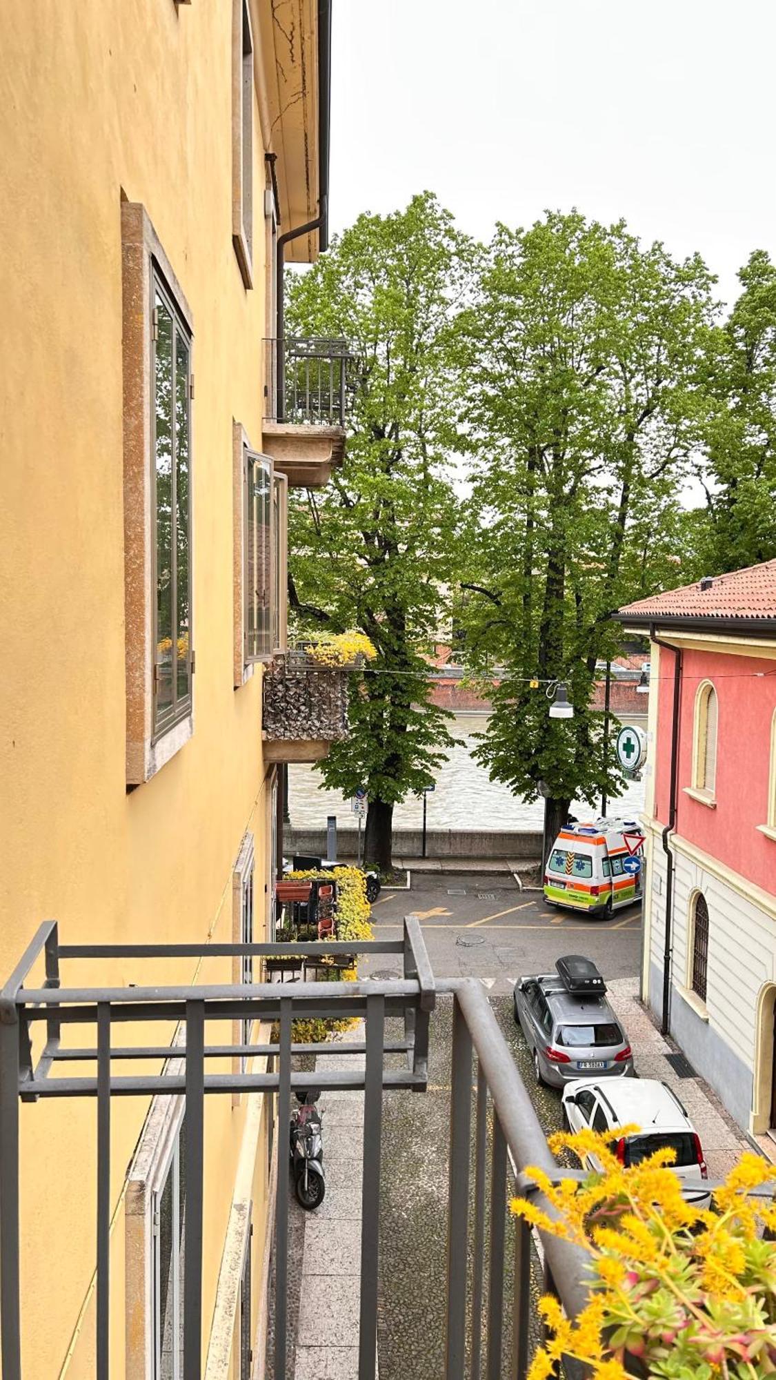 Notti Sull'Adige Hotel Верона Екстериор снимка
