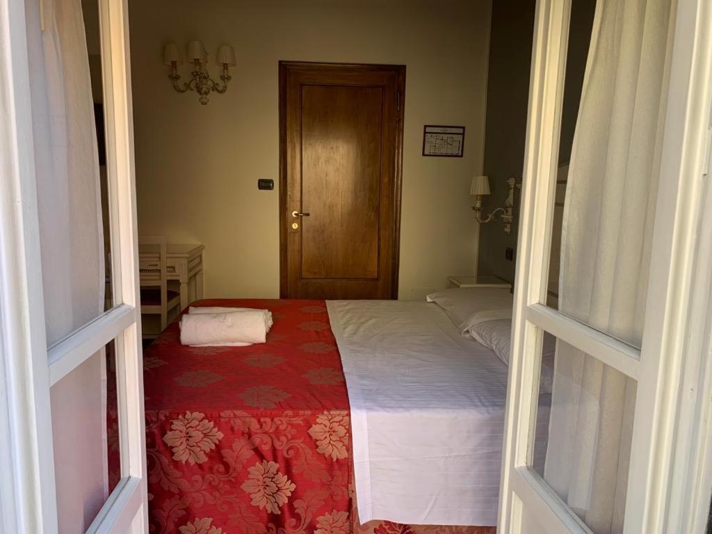 Notti Sull'Adige Hotel Верона Екстериор снимка